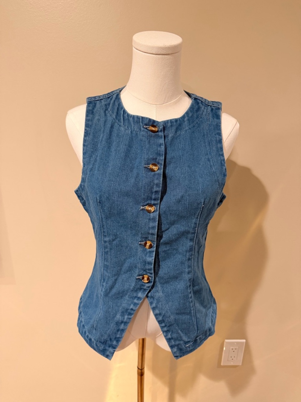 Sleeveless Denim Button-Front Vest in Blue